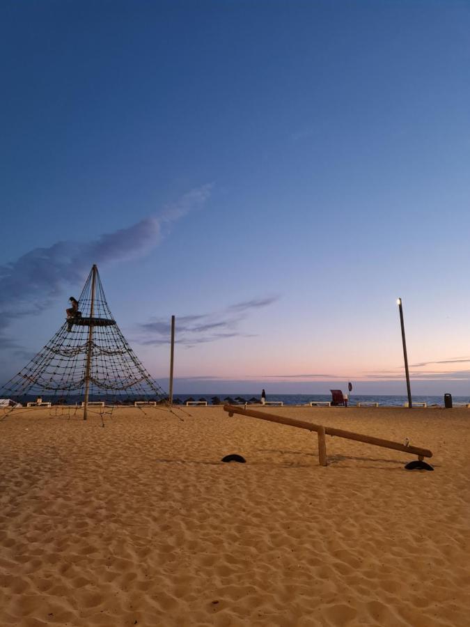 Front Beach Costa Caparica Lisbon Costa de Caparica Εξωτερικό φωτογραφία